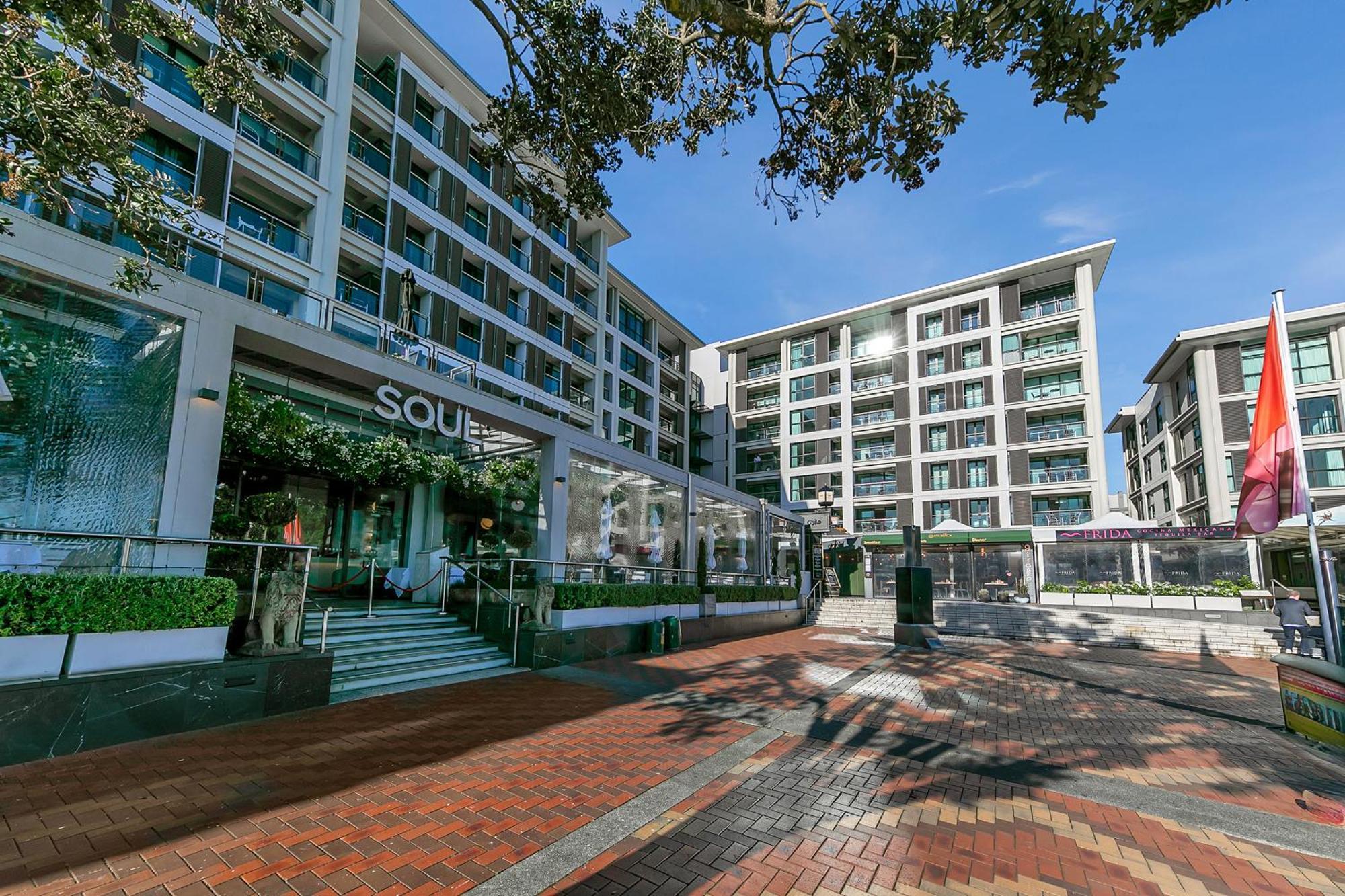 Luxurious & Spacious Living With Breathtaking Views Auckland Bagian luar foto
