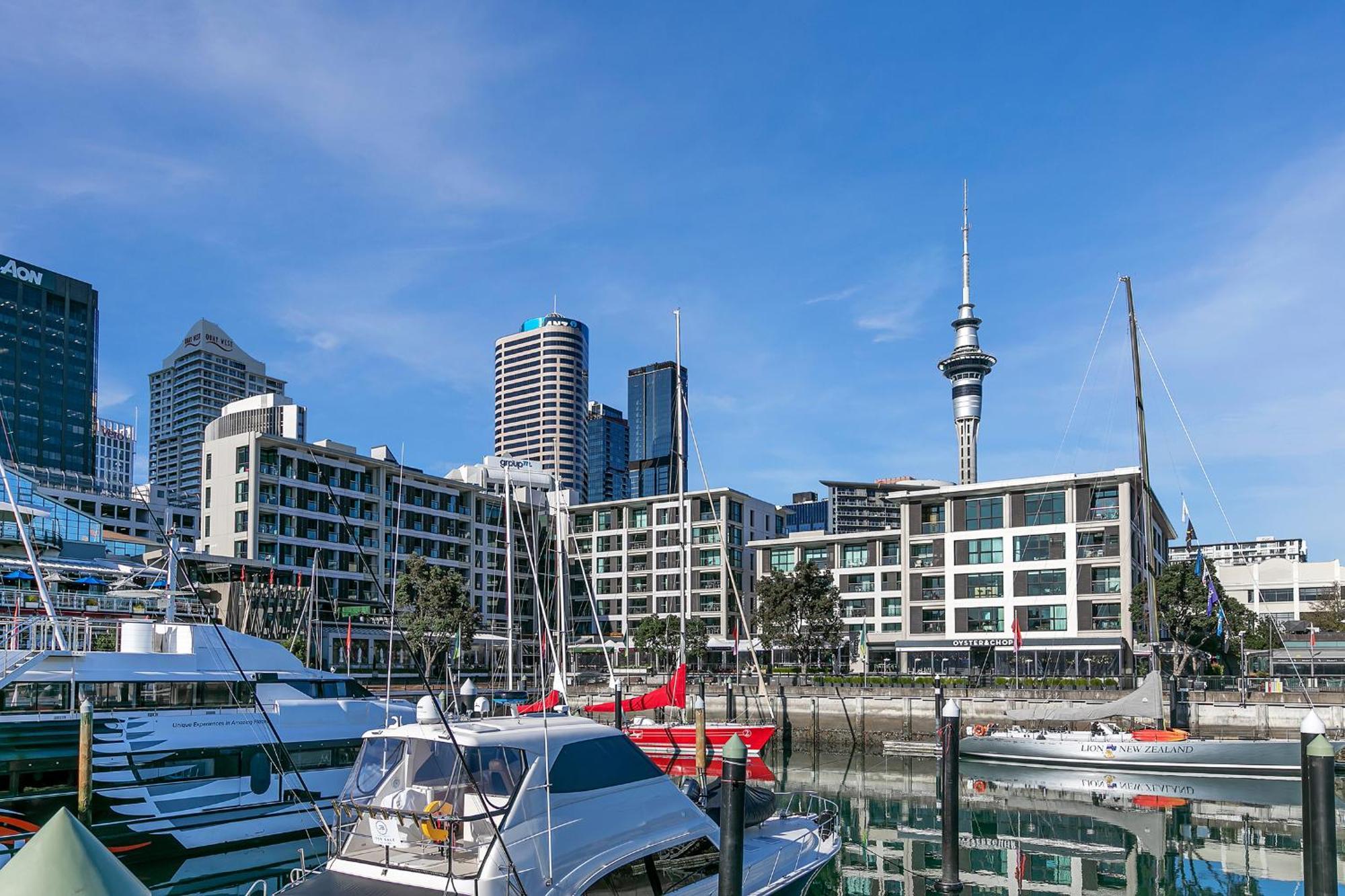 Luxurious & Spacious Living With Breathtaking Views Auckland Bagian luar foto