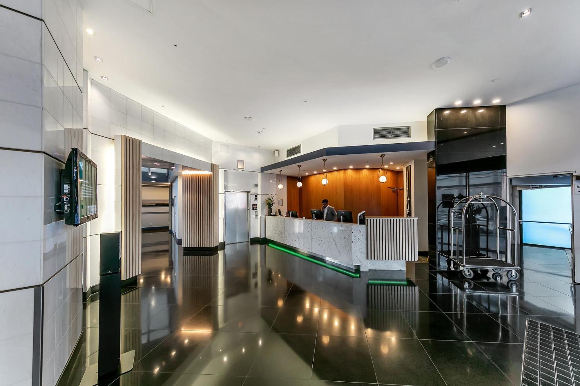 Luxurious & Spacious Living With Breathtaking Views Auckland Bagian luar foto